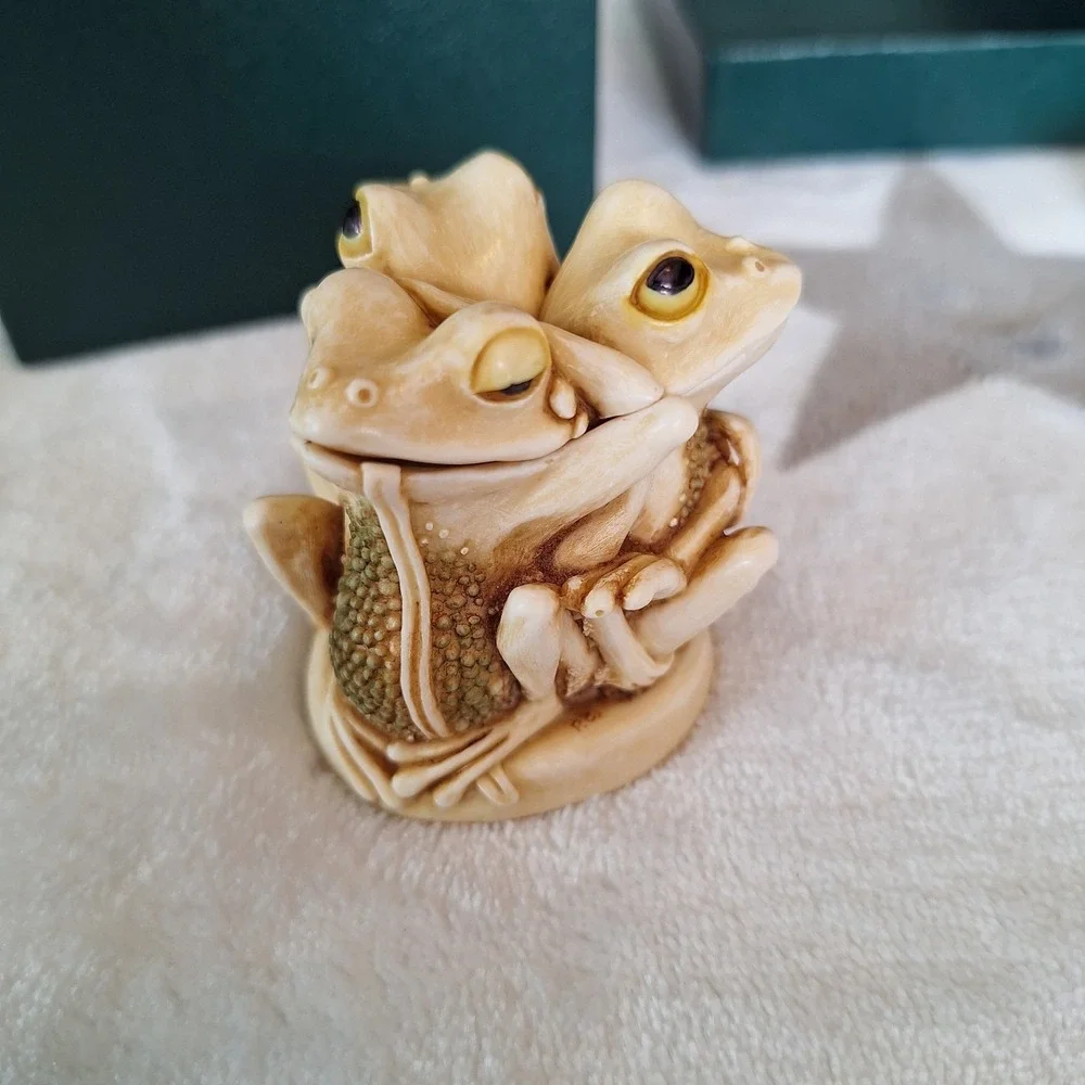 Harmony Kingdom 1994 Tongue and Cheek Frogs Trinket Box Mármol/Resin Retired